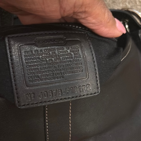 Black Leather Shoulder Bag - Picture 3 of 7